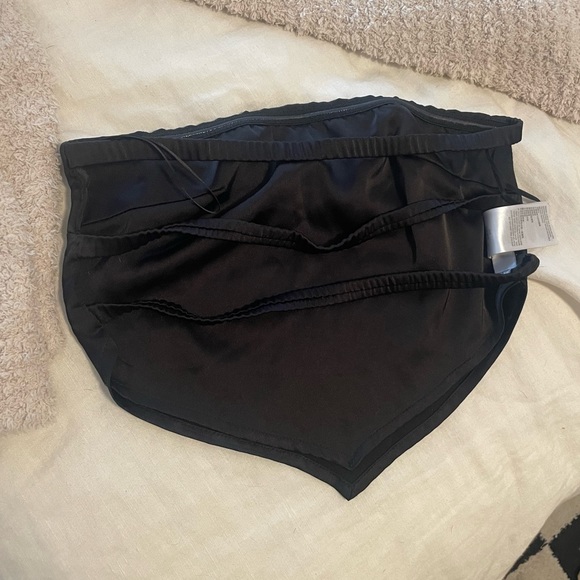 Black Backless Tube Top - Picture 5 of 6